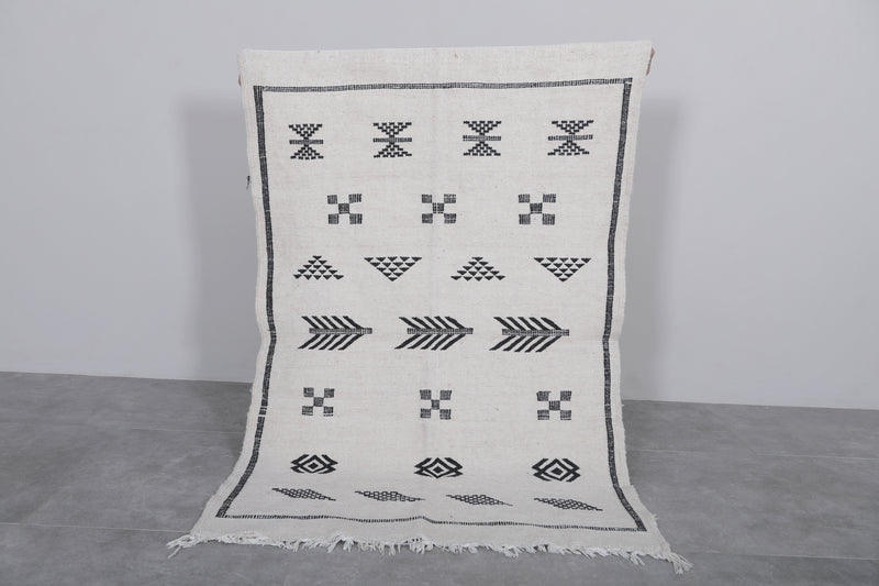 Black and White Moroccan Kilim Rug - Geometric Design 3.2x4.9 ft