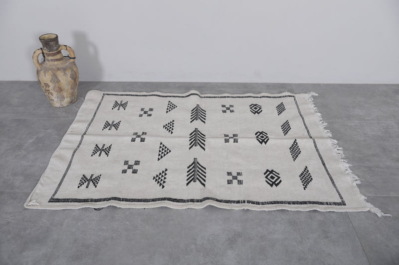 Black and White Moroccan Kilim Rug - Geometric Design 3.2x4.9 ft