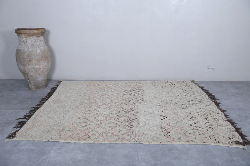 Vintage Moroccan Diamond Rug - 5.6 x 7.9 Feet