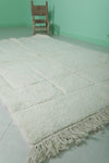 Beautiful Moroccan rug 4.9 ft x 7.6 ft