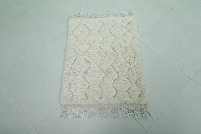 Berber Moroccan Rug - 2.2 x 3.2 Feet | Handwoven Elegance