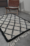 handmade rug 3.3 x 4.9 Feet - black and white rug