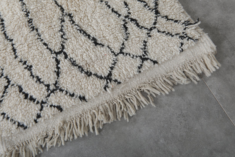 Handmade Moroccan Area Rug 2.4 x 4.5 FT - Neutral Elegance