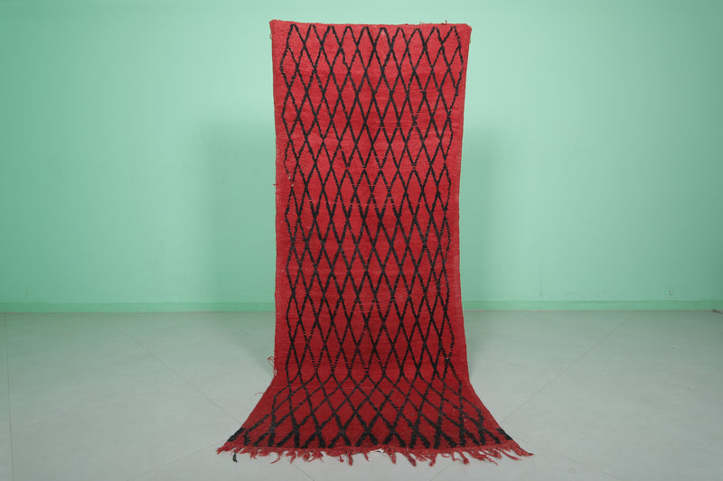 Bold Moroccan Trellis Rug 2.8 x 7.4 FT - Red and Black Design