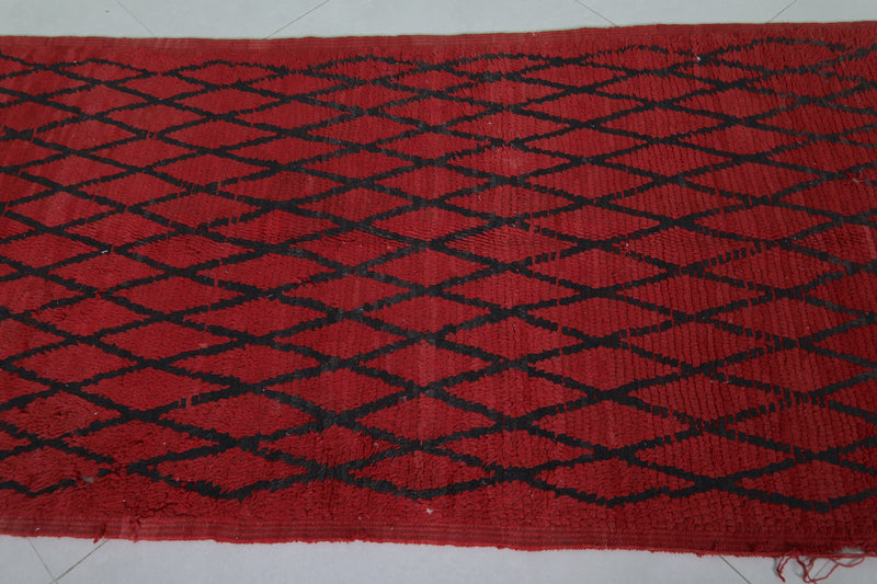 Bold Moroccan Trellis Rug 2.8 x 7.4 FT - Red and Black Design