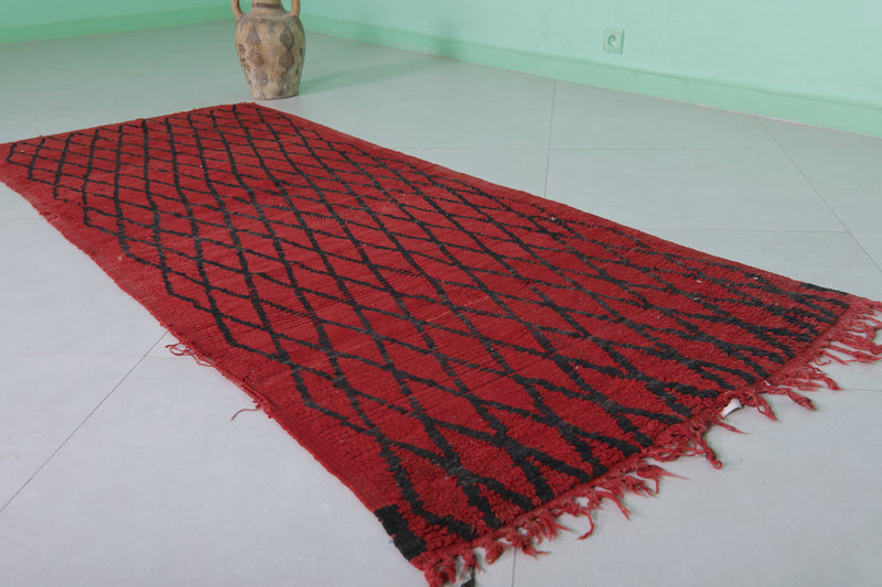 Bold Moroccan Trellis Rug 2.8 x 7.4 FT - Red and Black Design