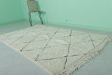 Elegant Moroccan Rug - 4.7 x 8.2 ft | White with Black Diamond Design