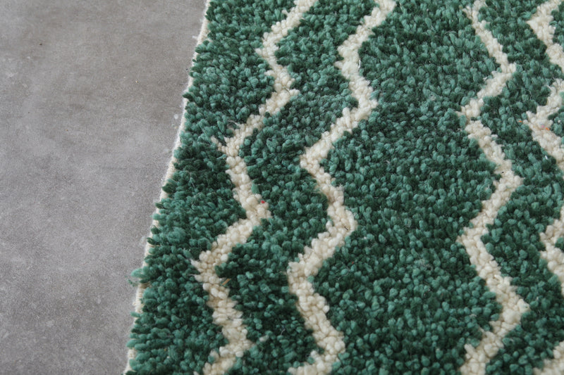 Runner Moroccan Rug - 2.7 x 9.9 ft | Handwoven Green Zigzag Design