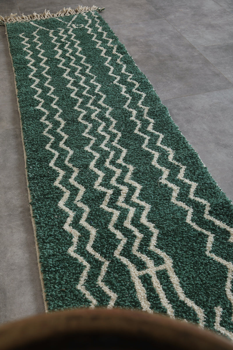 Runner Moroccan Rug - 2.7 x 9.9 ft | Handwoven Green Zigzag Design