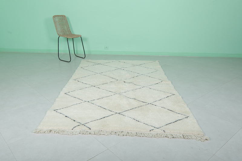 Diamond Moroccan Rug - 5 x 8.1 Feet | Handcrafted Wool Elegance