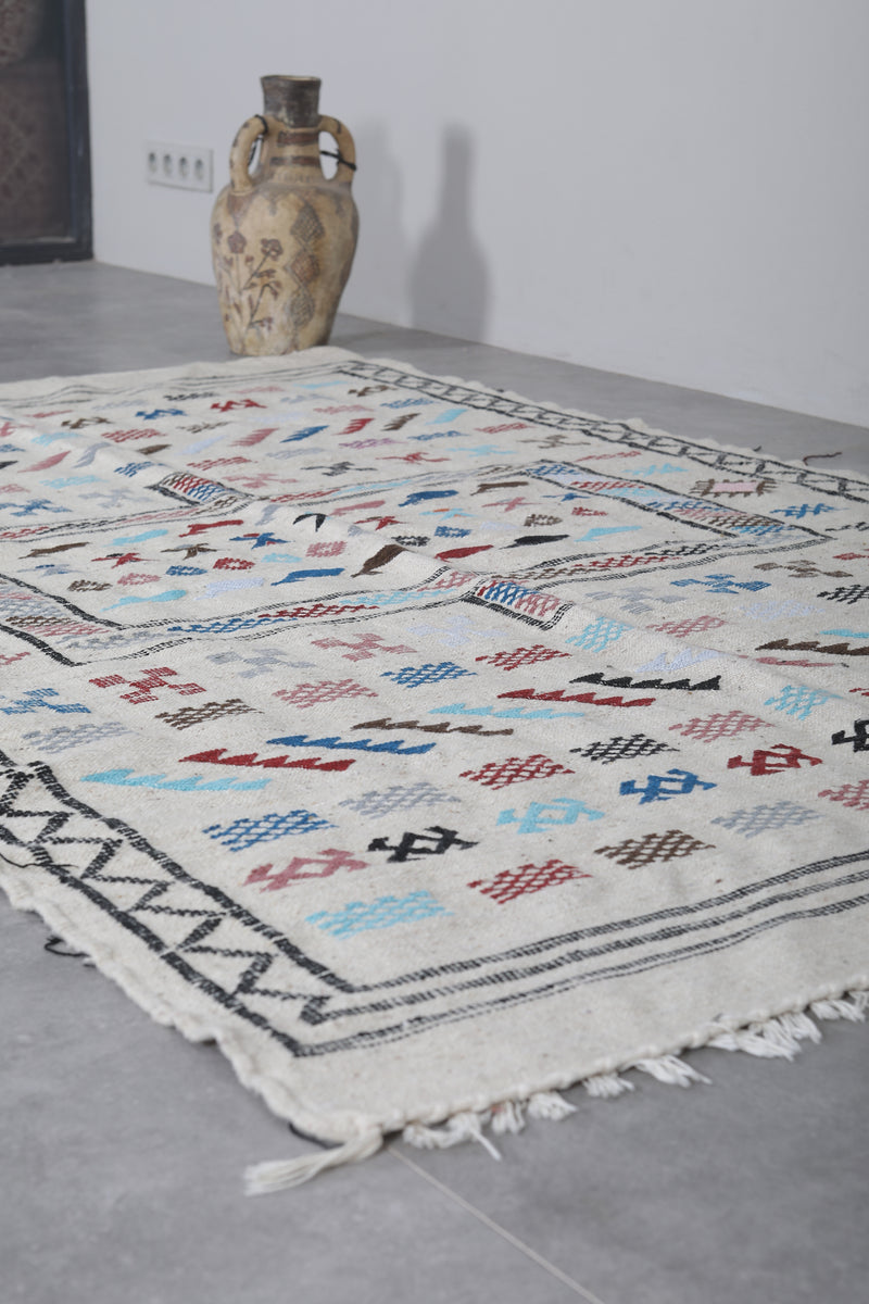 Handwoven Kilim 4.6 FT X 7.5 FT - Artisan Rug with Geometric Patterns