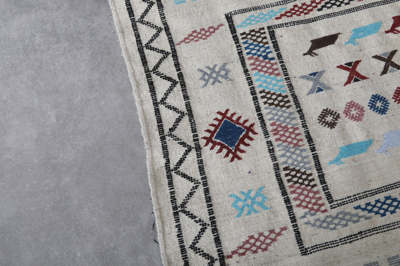 Handwoven Kilim 4.6 FT X 7.5 FT - Artisan Rug with Geometric Patterns