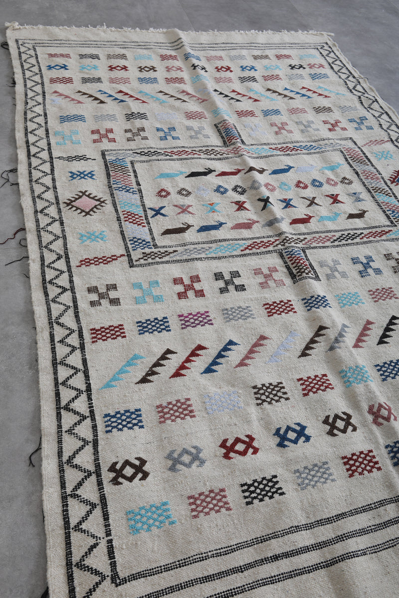 Handwoven Kilim 4.6 FT X 7.5 FT - Artisan Rug with Geometric Patterns