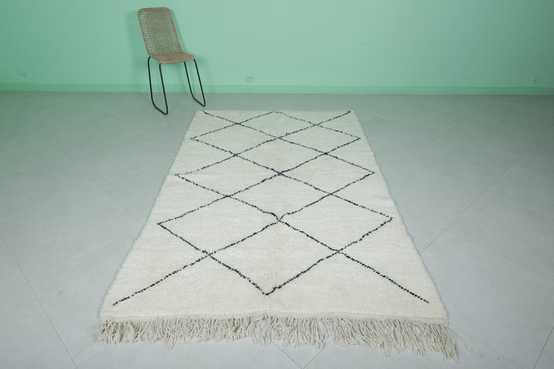 Diamond Moroccan Rug - 4.8 x 7.9 Feet | Handwoven Wool Elegance - Beni ourain rugs