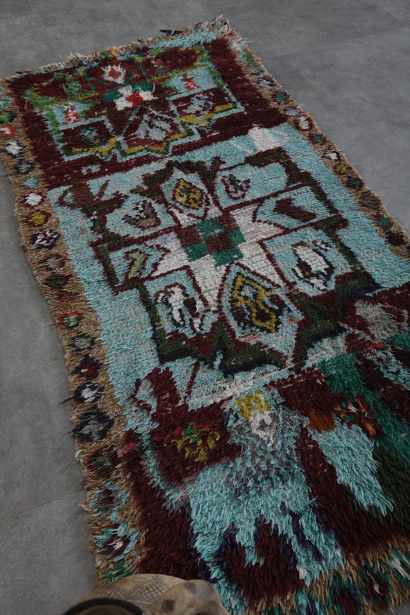 Beautiful tribal Moroccan berber rug 2.9 X 5.9 Feet