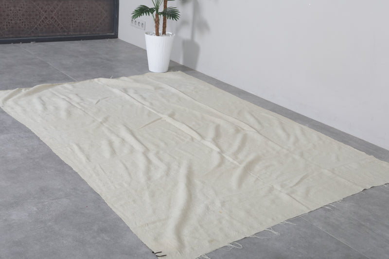 Handmade Moroccan Rug - 5.3 x 7.6 ft | Minimalist Design