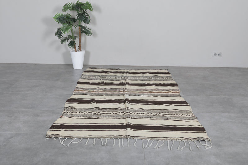 Hallway Berber Kilim 4.9 FT x 8.8 FT - Striped Design with Geometric Patterns