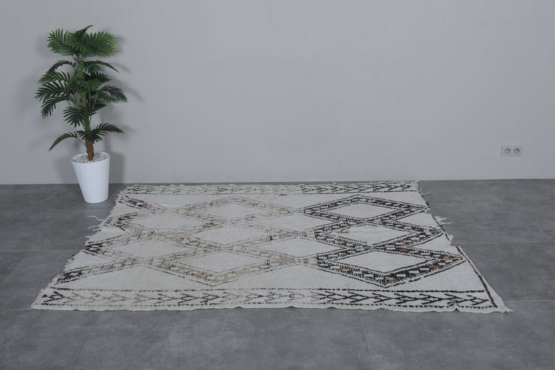 Elegant Moroccan Trellis Rug – Handwoven 5.3 X 7 Feet