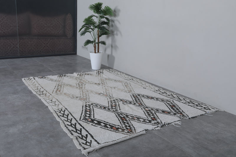 Elegant Moroccan Trellis Rug – Handwoven 5.3 X 7 Feet