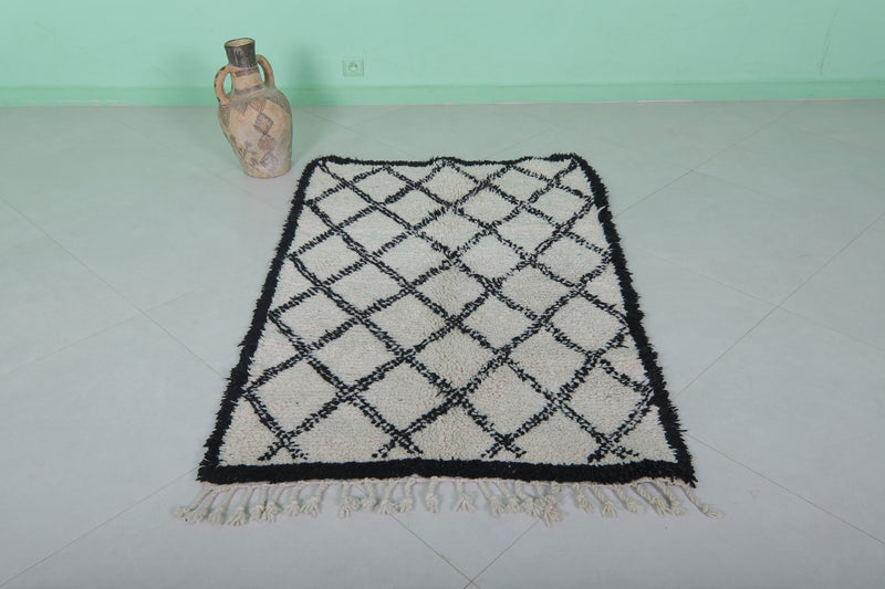 Handmade Moroccan Rug – 3.3 x 4.9 ft Black and White Wool Rug