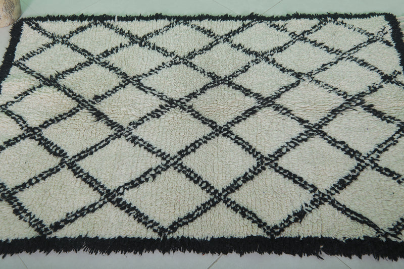 Handmade Moroccan Rug – 3.3 x 4.9 ft Black and White Wool Rug