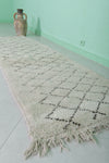 Long white Moroccan shaggy rug 2.8 X 7.5 Feet