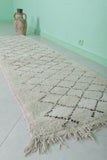 Long white Moroccan shaggy rug 2.8 X 7.5 Feet