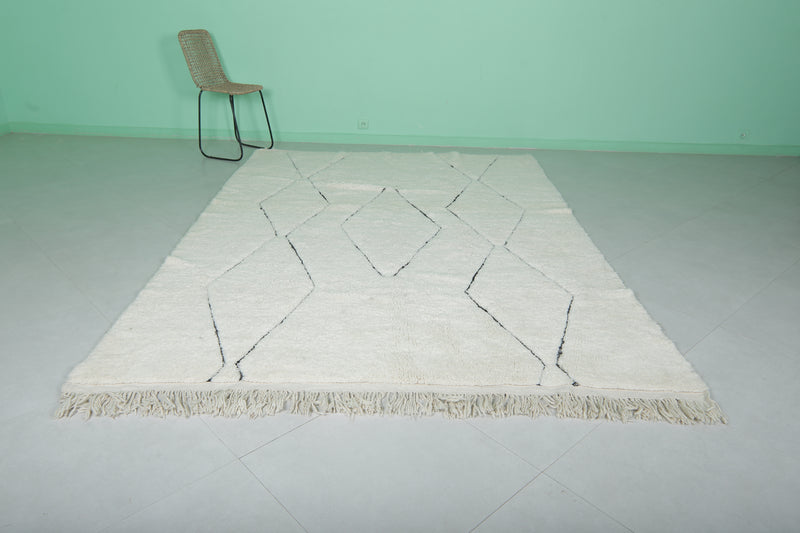 Modern Moroccan Rug - 6.9 x 9.9 ft | White with Geometric Diamond Pattern