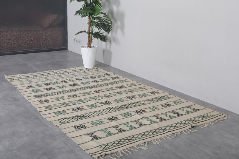 Handmade morocan rug 4.6 FT X 7.8 FT - 