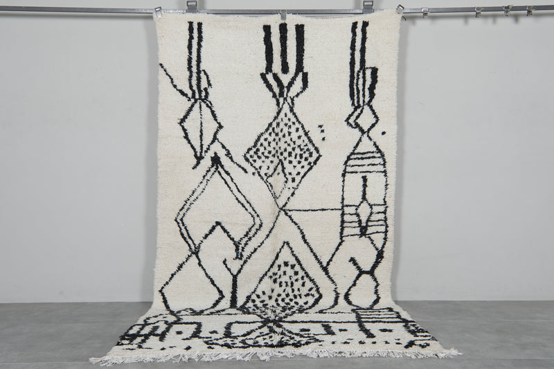 Black and white moroccan rug 5 FT X 8.6 FT