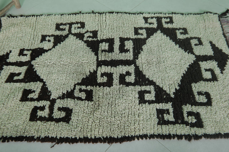 Moroccan Berber Rug - Black & Cream Geometric Design | 3.2 X 5.3 Feet