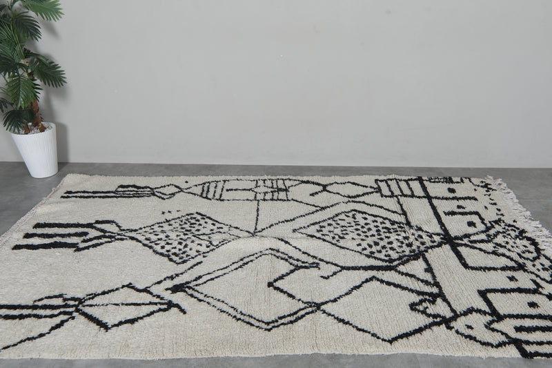 Black and white moroccan rug 5 FT X 8.6 FT