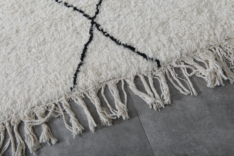 Diamond Moroccan Wool Rug - 8.8 x 11.4 Feet | Modern Ivory & Black Design - Beni ourain rugs