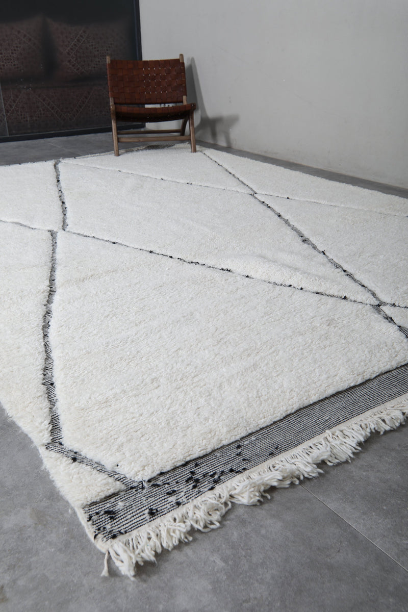 Diamond Moroccan Wool Rug - 8 x 11.5 Feet | Elegant Ivory & Gray Design