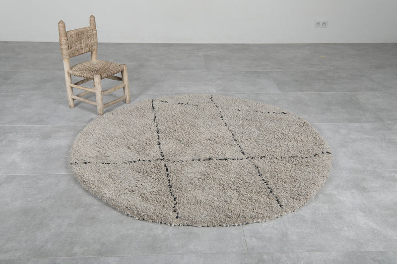 Round Moroccan Wool Rug 5 Feet – Minimalist Berber Design