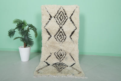 Elegant Moroccan Berber Rug - 2.6 x 5.8 Feet - Boucherouite Rugs