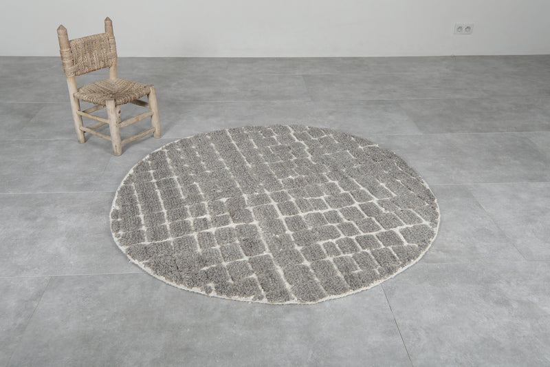 Round Moroccan Wool Rug - 5 ft Gray & White Grid