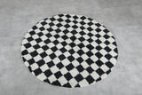 Round checkered rug - round rug