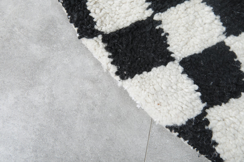 Round Moroccan Wool Rug - 4.9ft Black & White Checkerboard