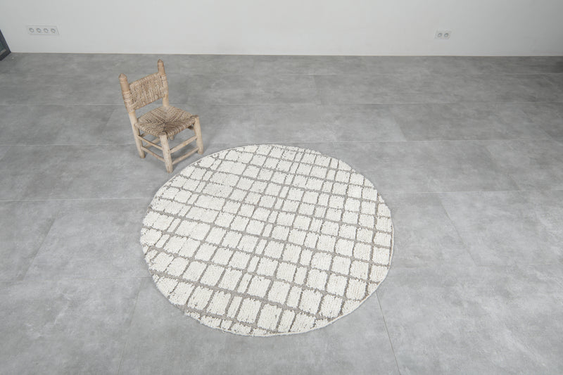 Round Moroccan Wool Rug - 4.9 ft Modern Grid Design