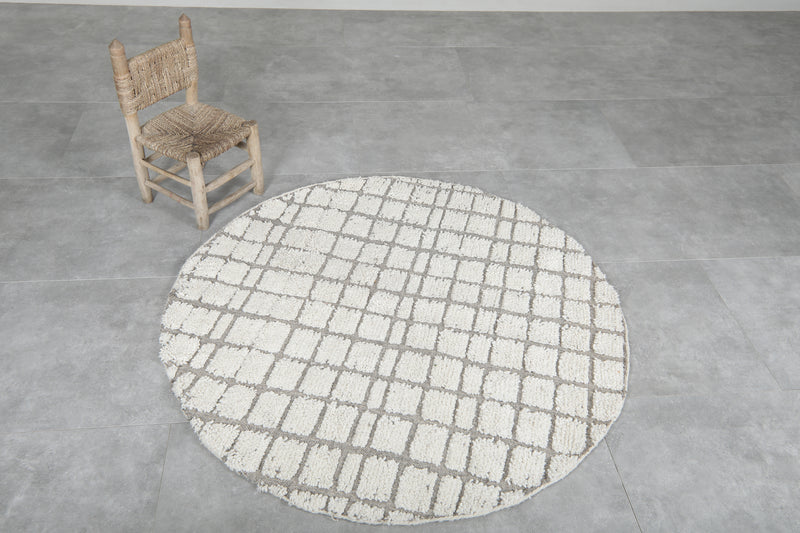 Round Moroccan Wool Rug - 4.9 ft Modern Grid Design