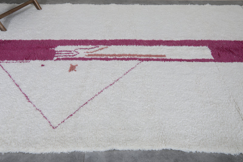 Beni Ourain Moroccan Wool Rug - 7 x 9.9 Feet | Unique Pink Accent Design