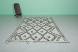 Moroccan rug 5.6 X 8.8 Feet