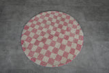 Round Checkered Rug – Pink and White Handmade Plush Carpet