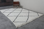 Diamond Moroccan Wool Rug - 6.4 x 9.8 Feet | Classic Black & Ivory Design