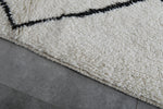 Diamond Moroccan Wool Rug - 6.4 x 9.8 Feet | Classic Black & Ivory Design