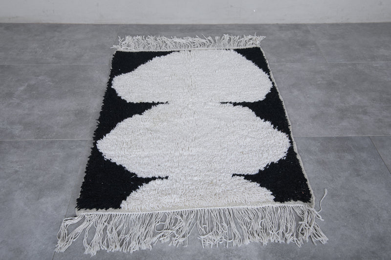 Black and White Moroccan Rug - 2.7 x 3.7 Feet | Bold Handwoven Design