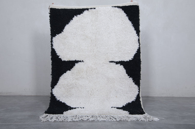 Black and White Moroccan Rug - 2.7 x 3.7 Feet | Bold Handwoven Design