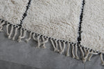 Beni Ourain Moroccan Wool Rug - 4.9 x 6.6 Feet | Minimalist Black Line Design