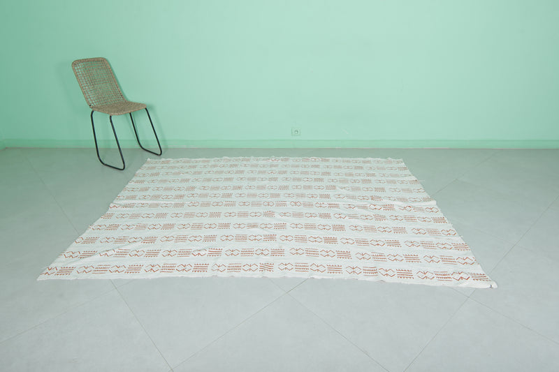 Handwoven Kilim Rug - 5.2 FT X 7.4 FT | White with Geometric Patterns